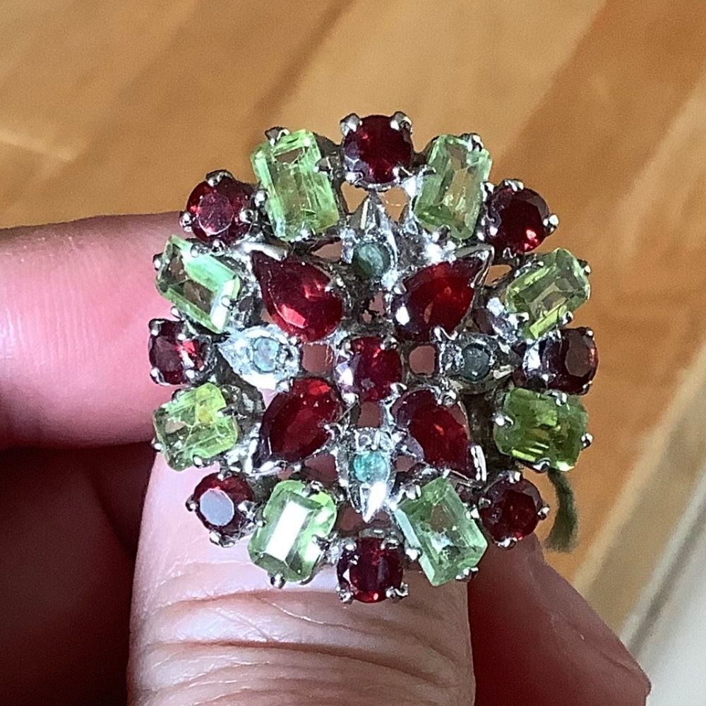 𝅺STERLING SILVER GARNET/PERIDOT/EMERALD RING SIZE US 8.5​​